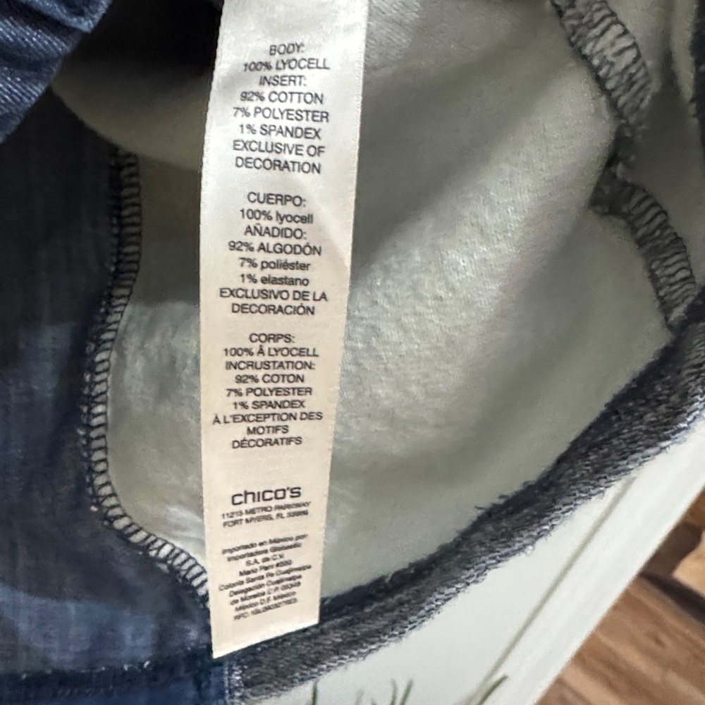 Hooded Vest with Zipper Zenergy by chicos 2 - Picture 3 of 13